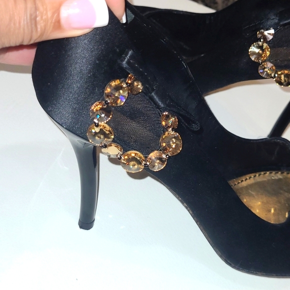 LOUIS VUITTON SATIN HEELS - Picture 15 of 17